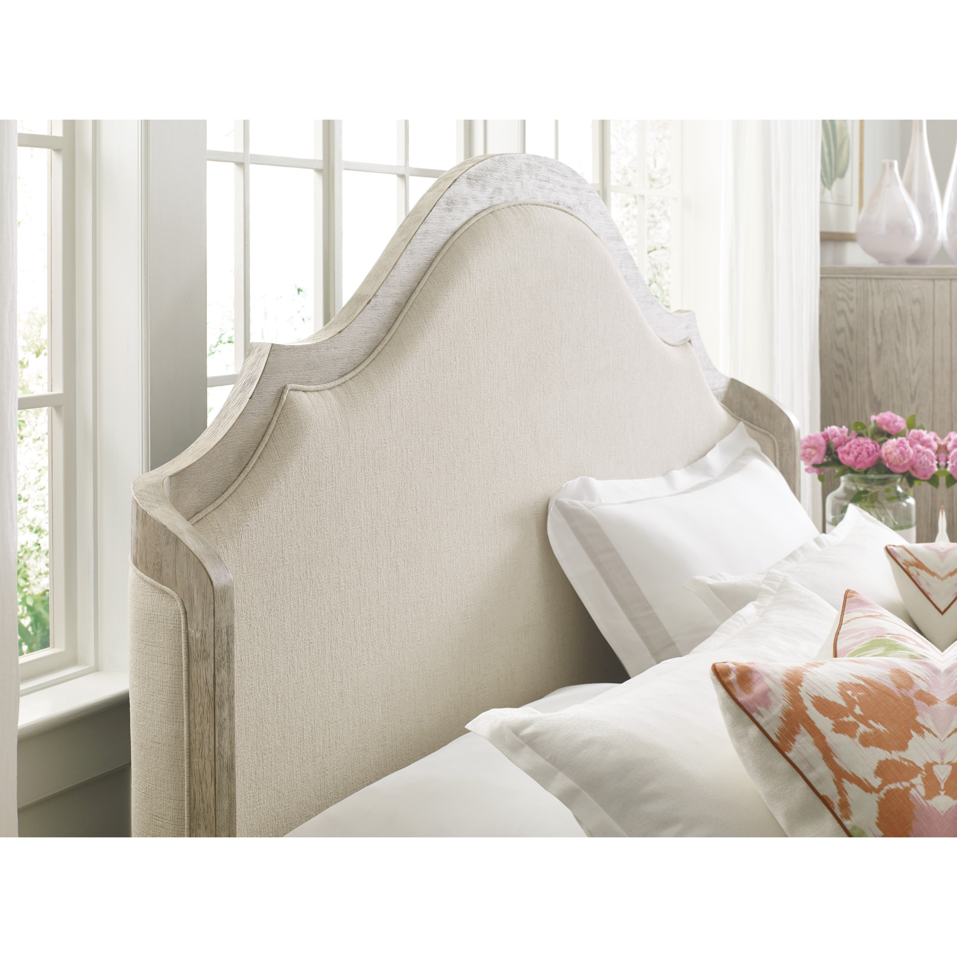 American Drew Vista Relaxed Vintage California King Haven Shelter Bed